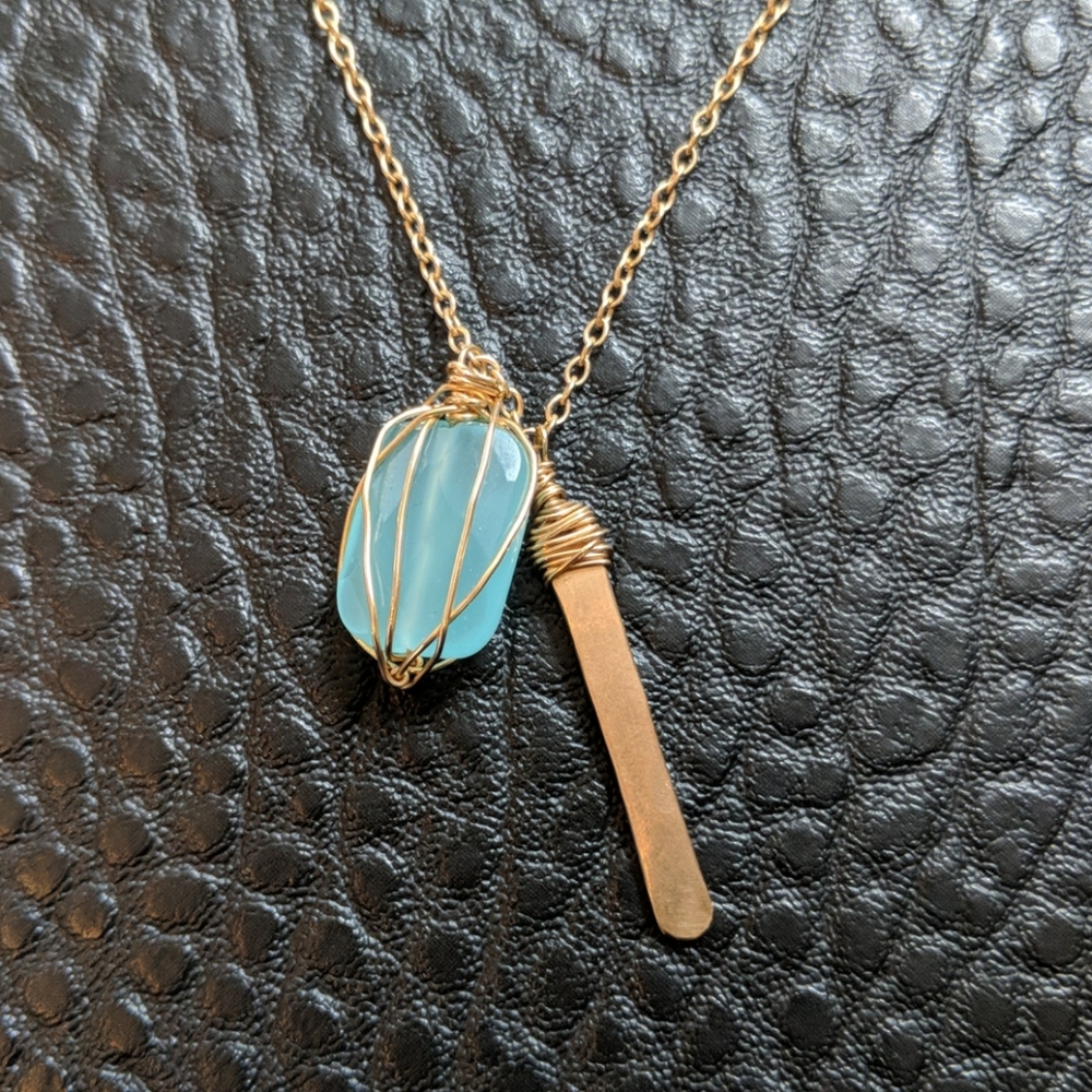Chalcedony and goldtone necklace